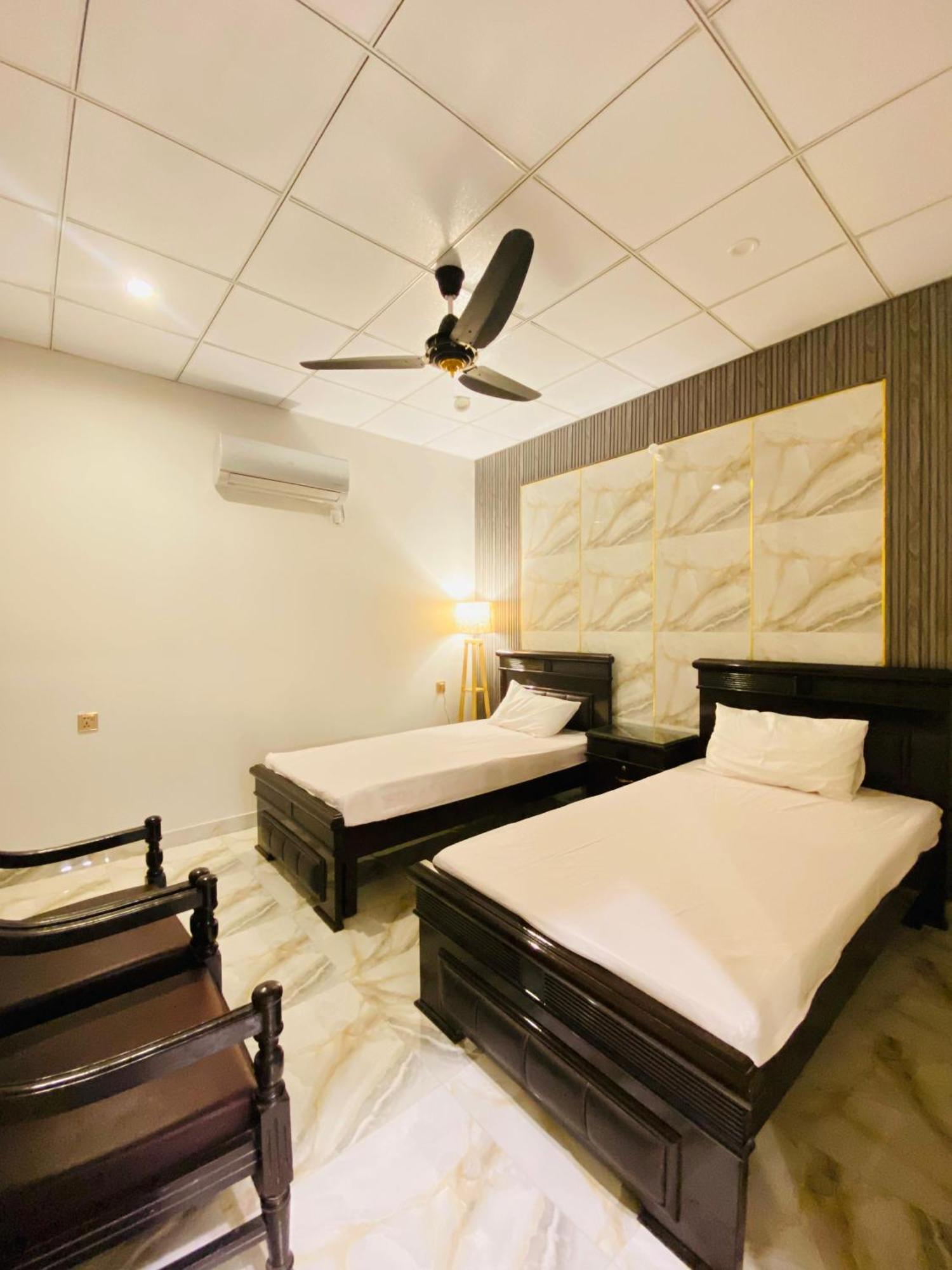 Comfy Cottage Faisalabad Exterior photo