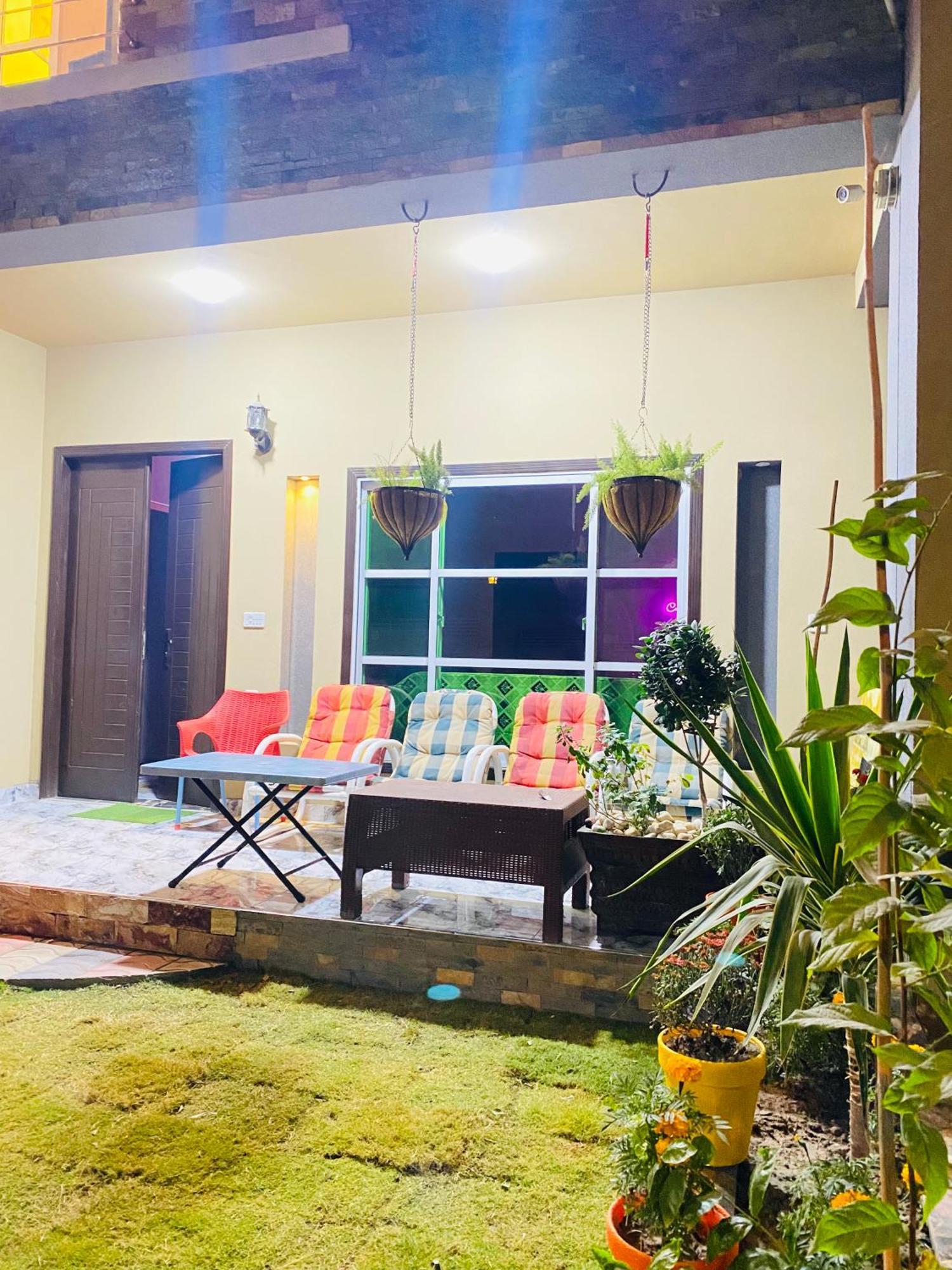 Comfy Cottage Faisalabad Exterior photo