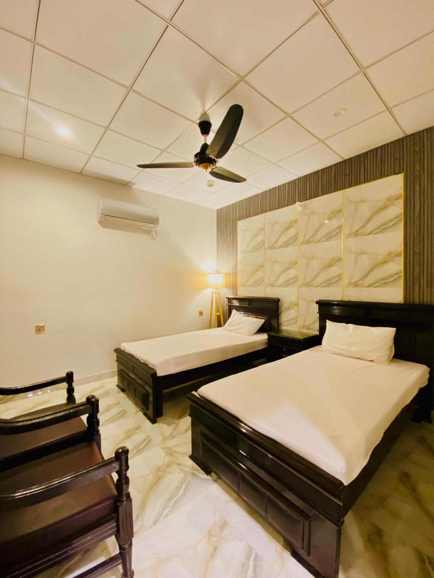 Comfy Cottage Faisalabad Exterior photo